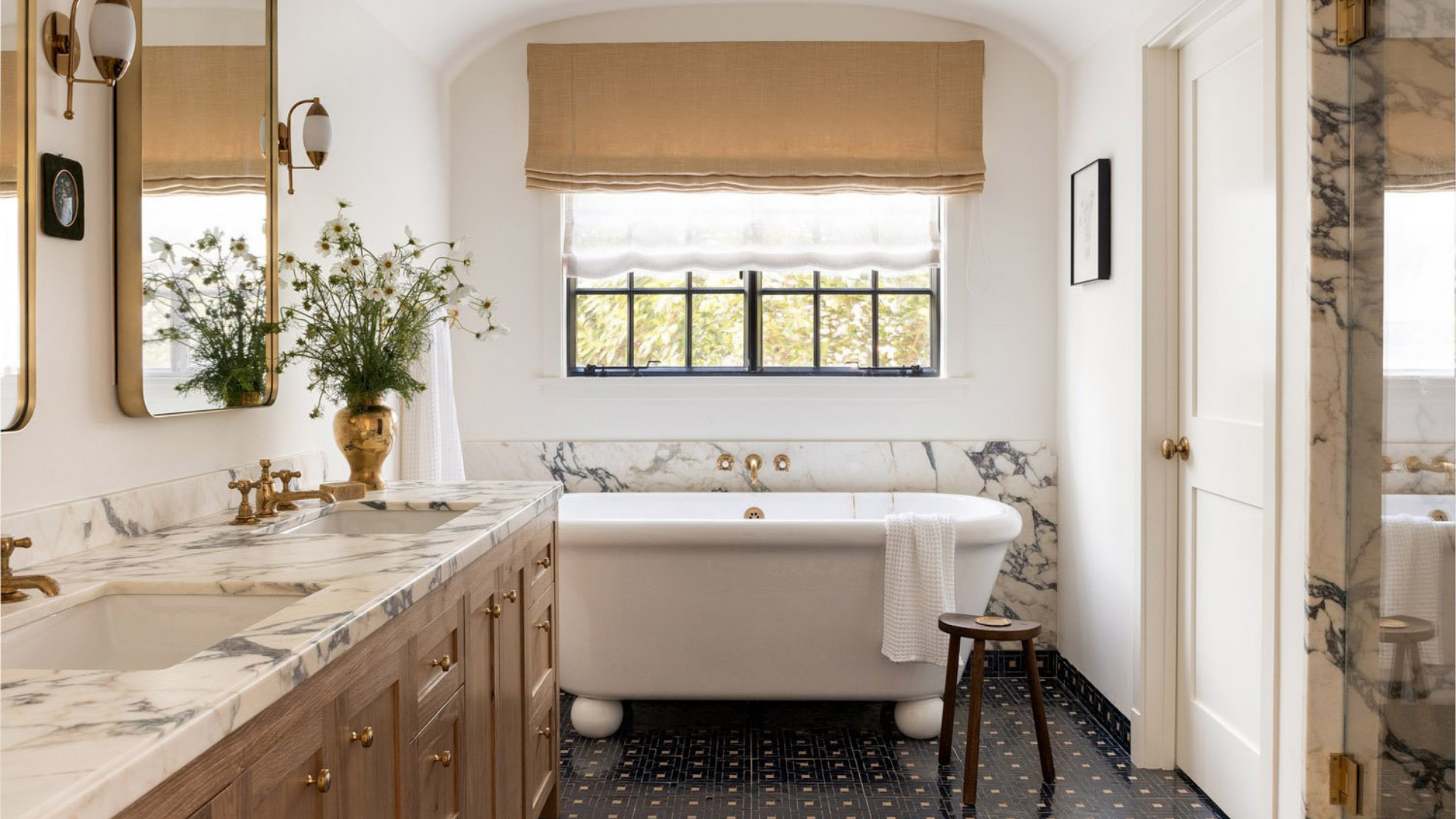 21 Modern Farmhouse Bathroom Ideas for a Chic \u0026 Serene Space – Artera Home, image size:1920x1080