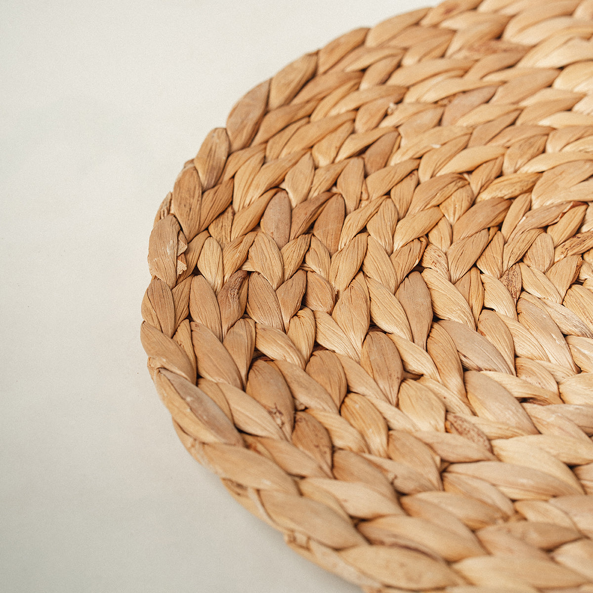 Round Natural Water Hyacinth Woven Placemat Set Artera Home