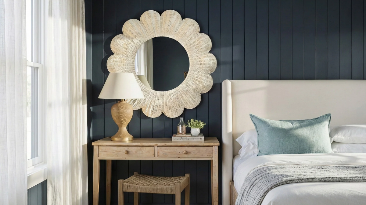 How to Choose the Right Mirror for Your Bedroom