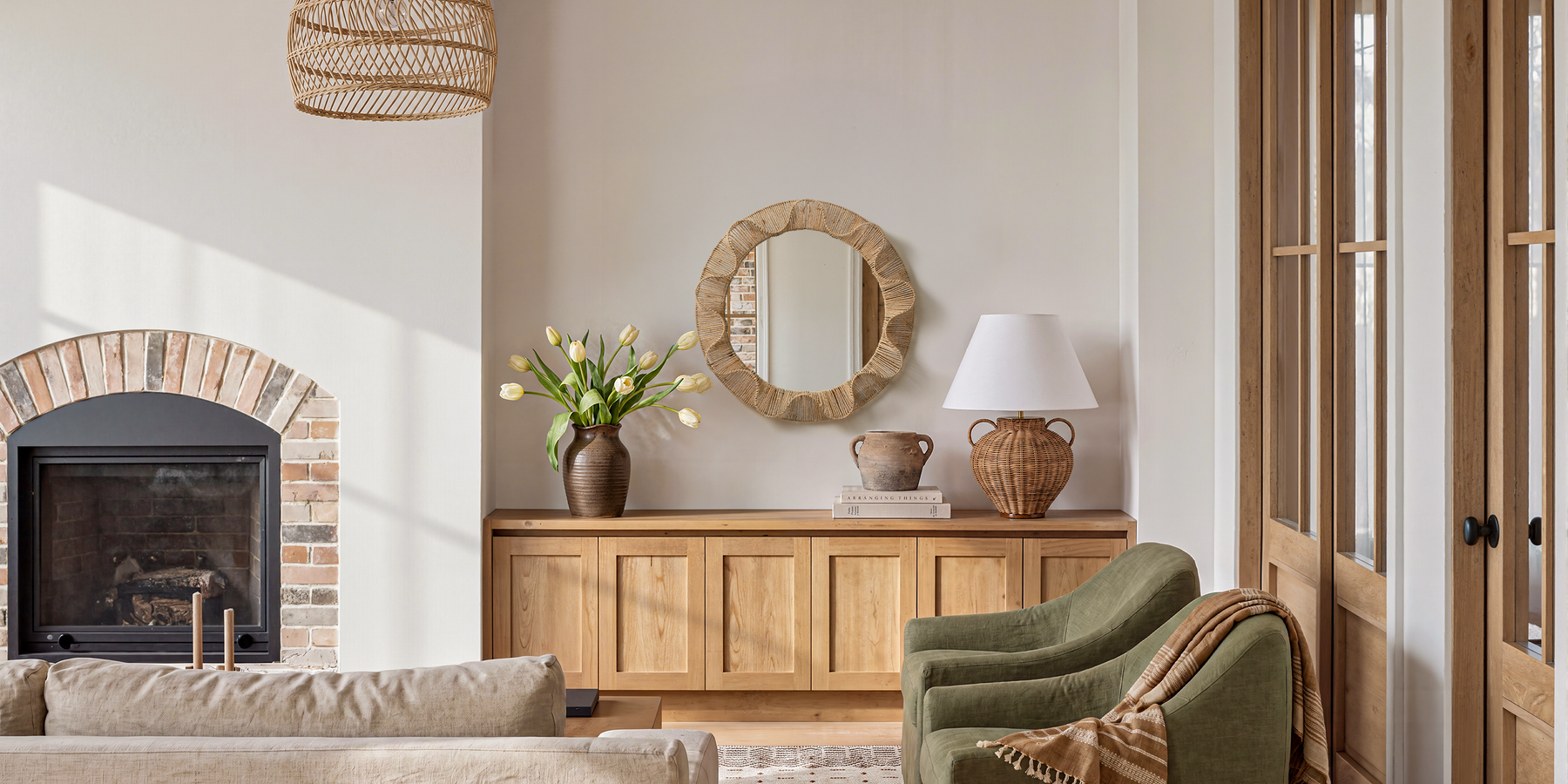 Seasonal Mirror Styling: Refresh Your Home Through Every Season