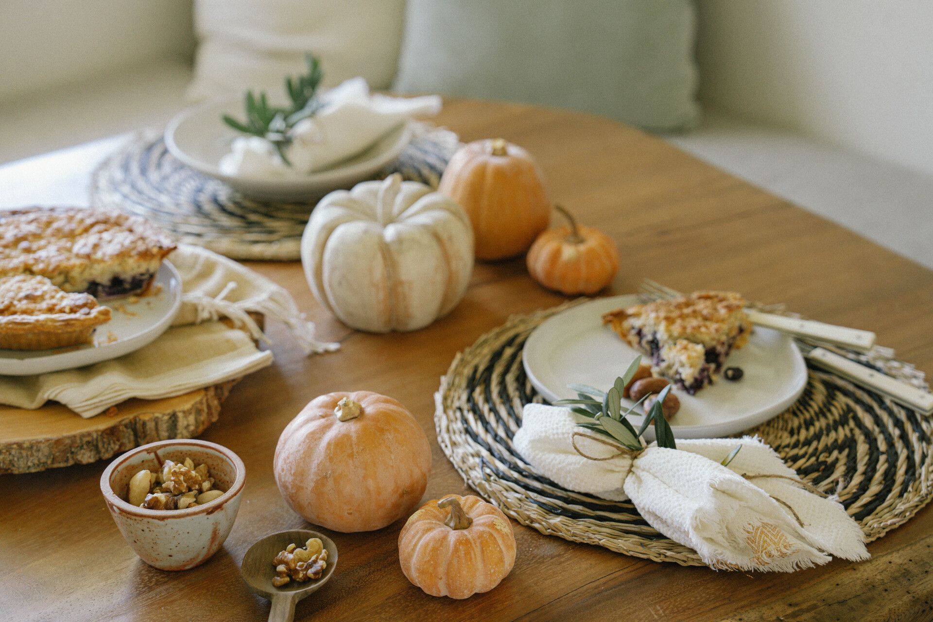 Top 5 Bountiful Thanksgiving Table Ideas to Impress Guests – Artera Home