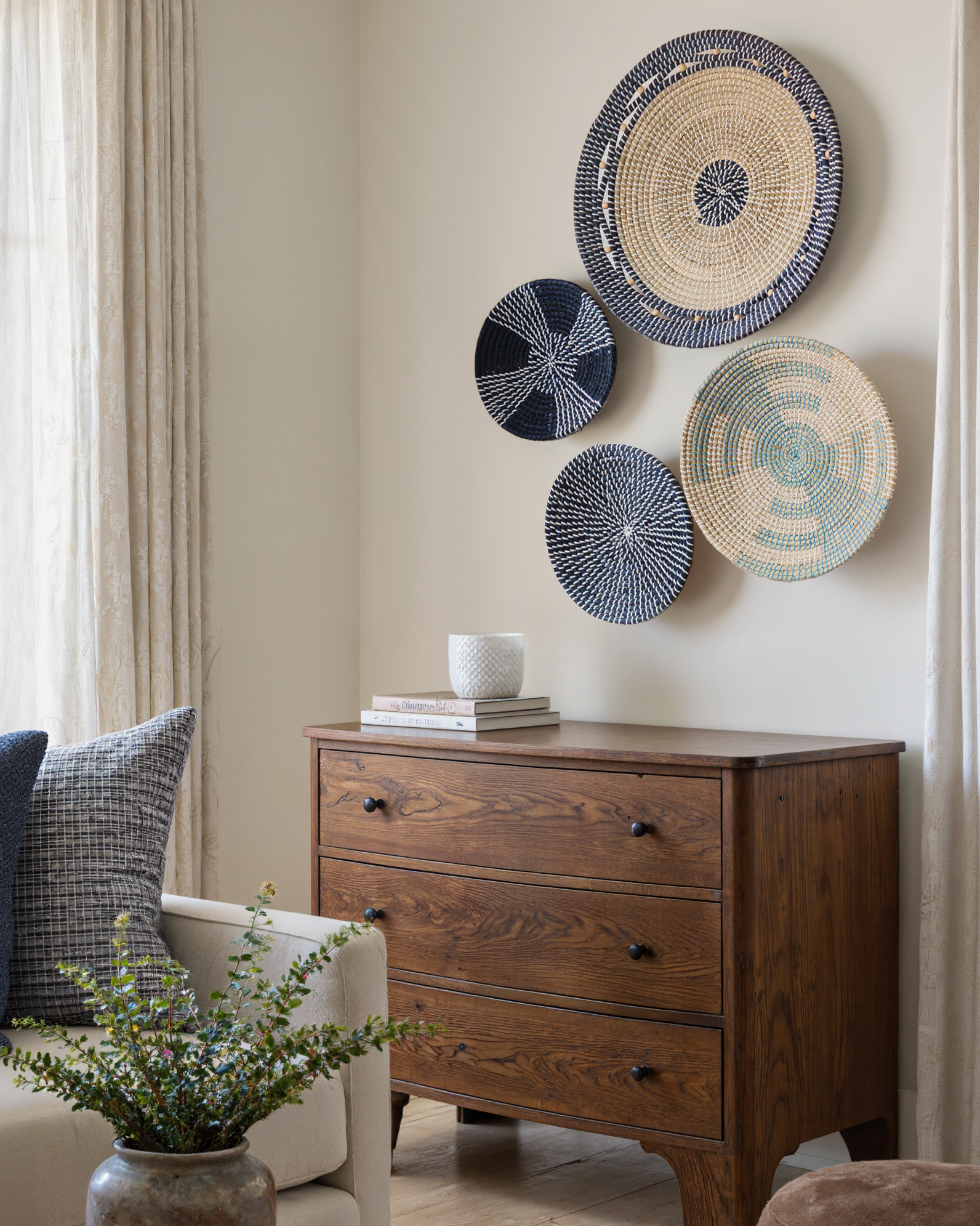 Set of 4 Blue and Natural Seagrass Wall Decor - Concentric, Style