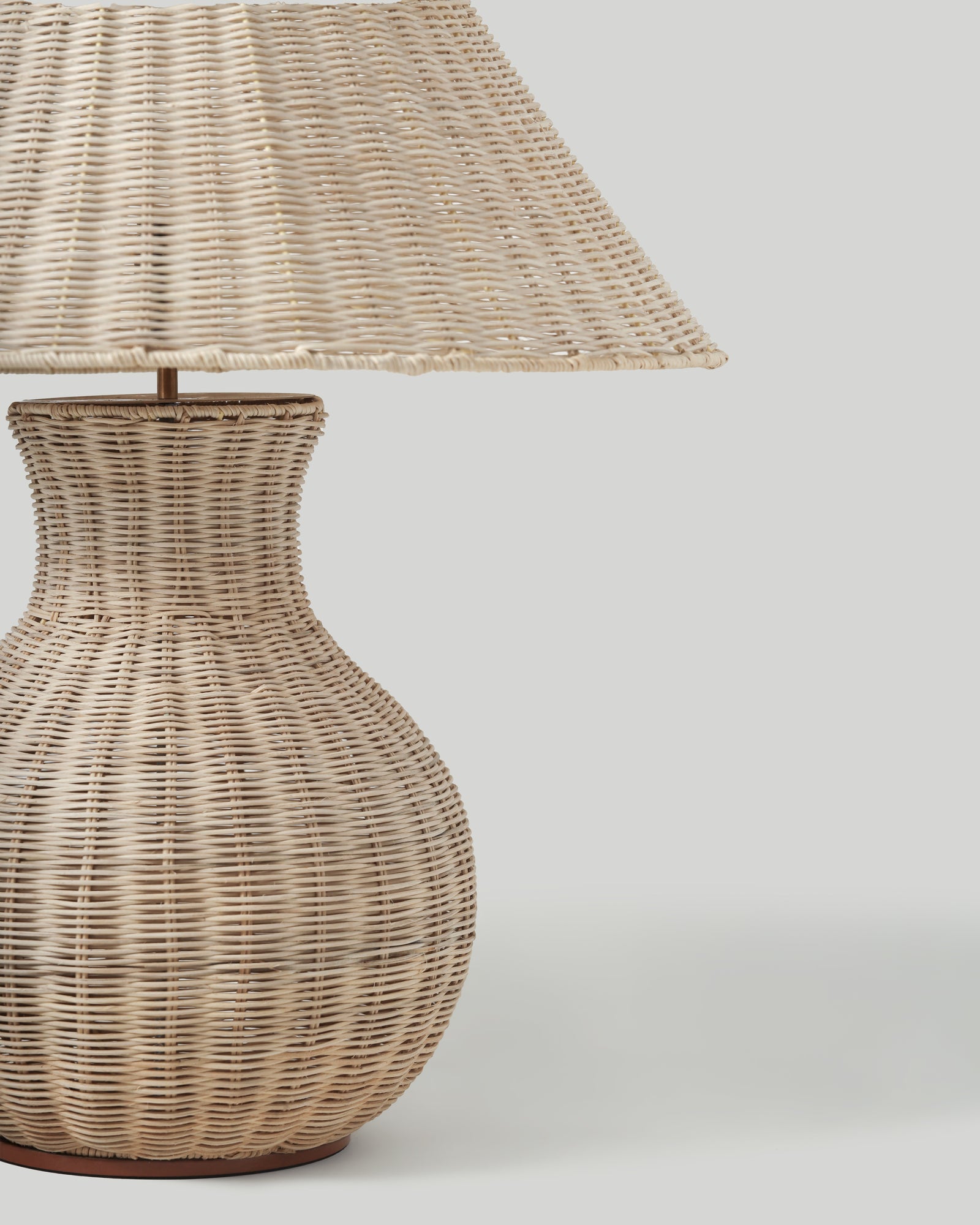 Rattan Vase Table Lamp