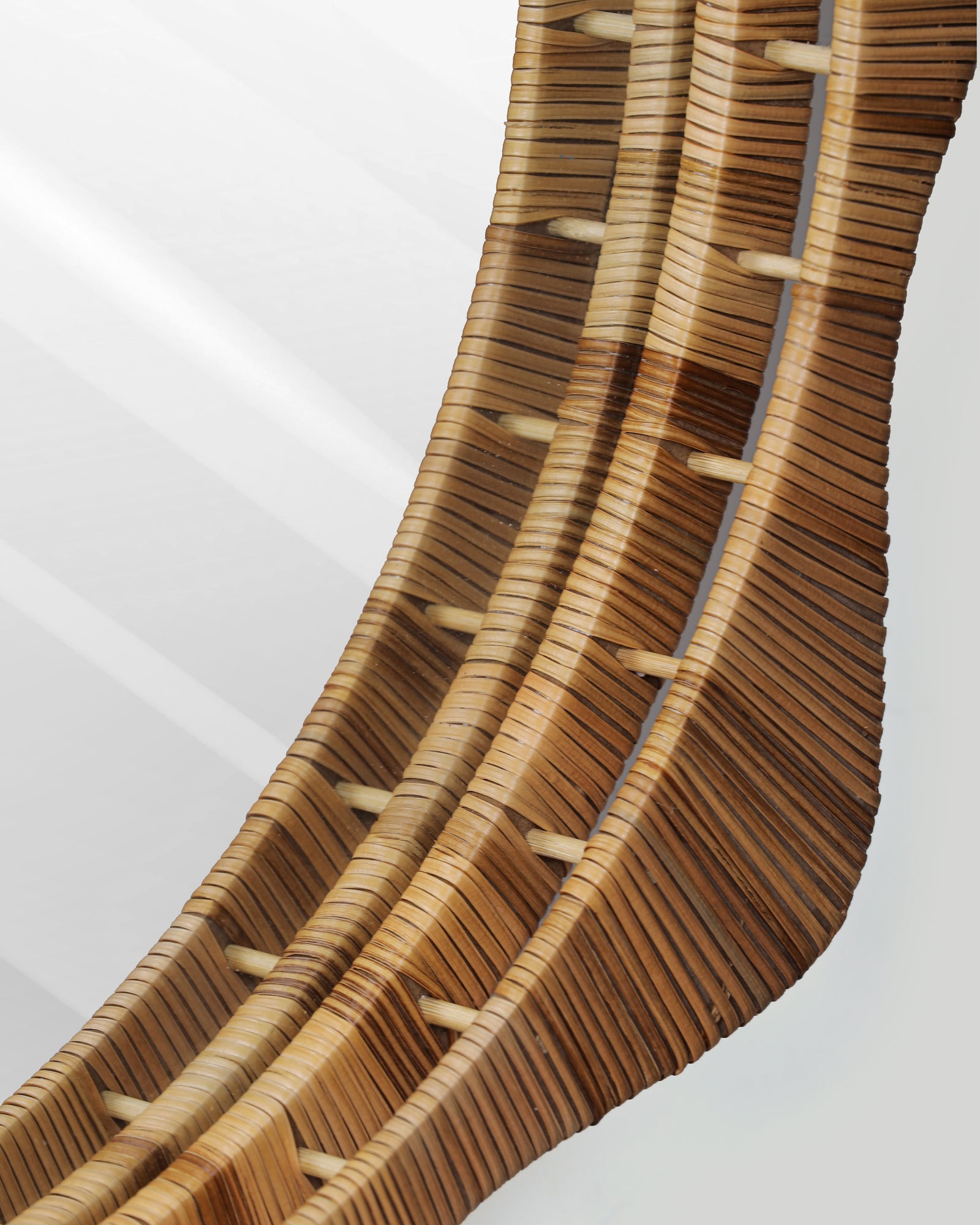 Star-point Pencil Reed Round Mirror