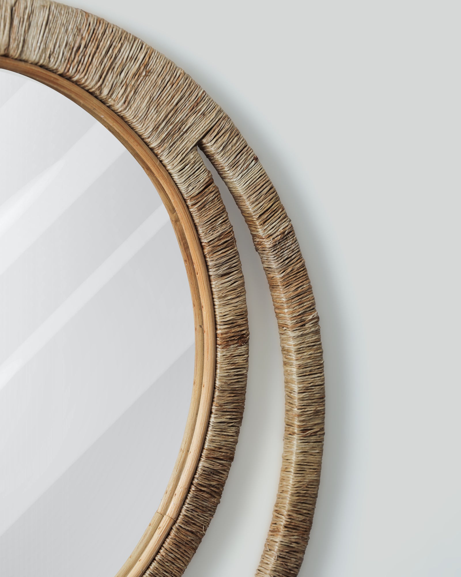 Double-orbit Jute Round Mirror