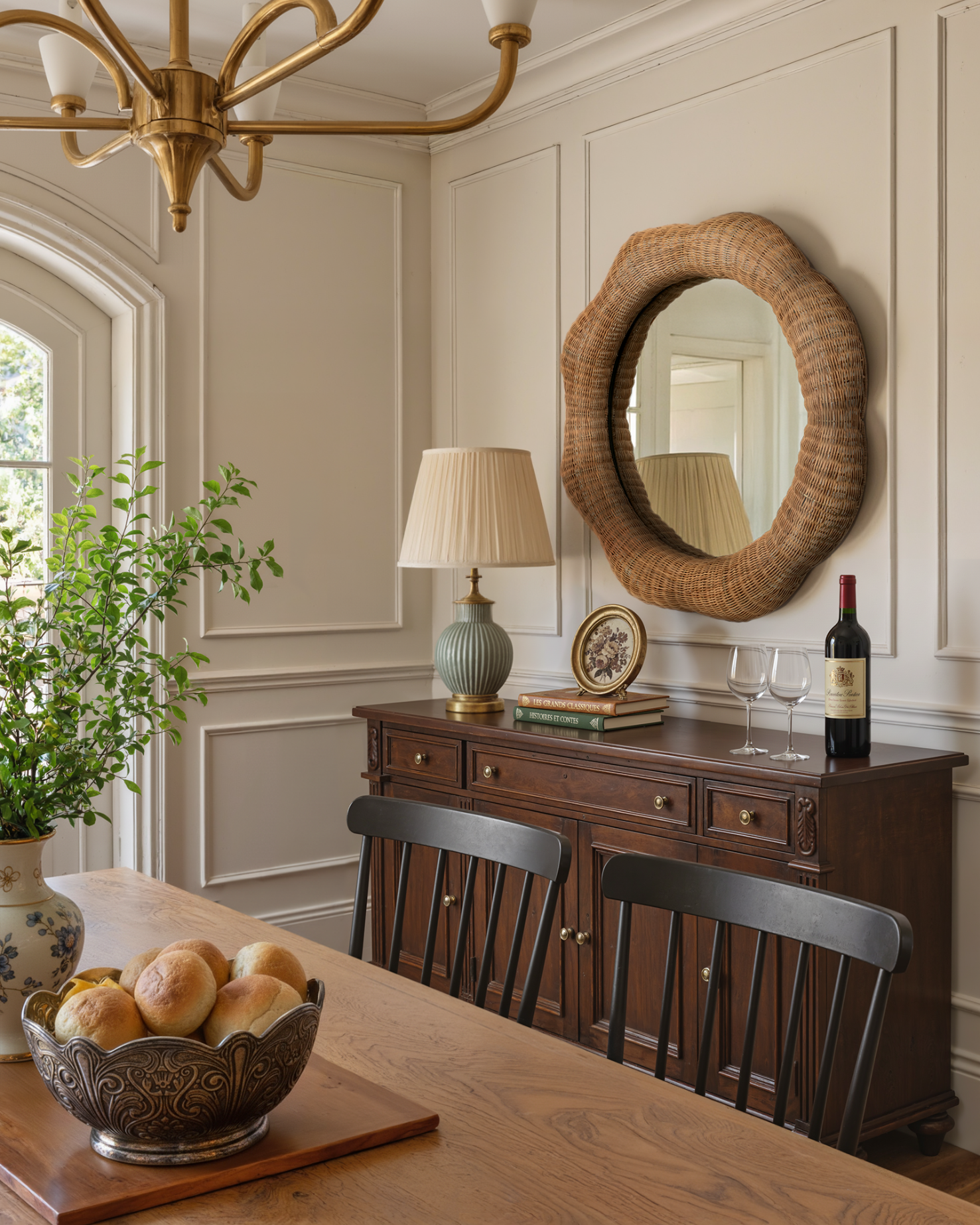 Soft-scallop Round Mirror