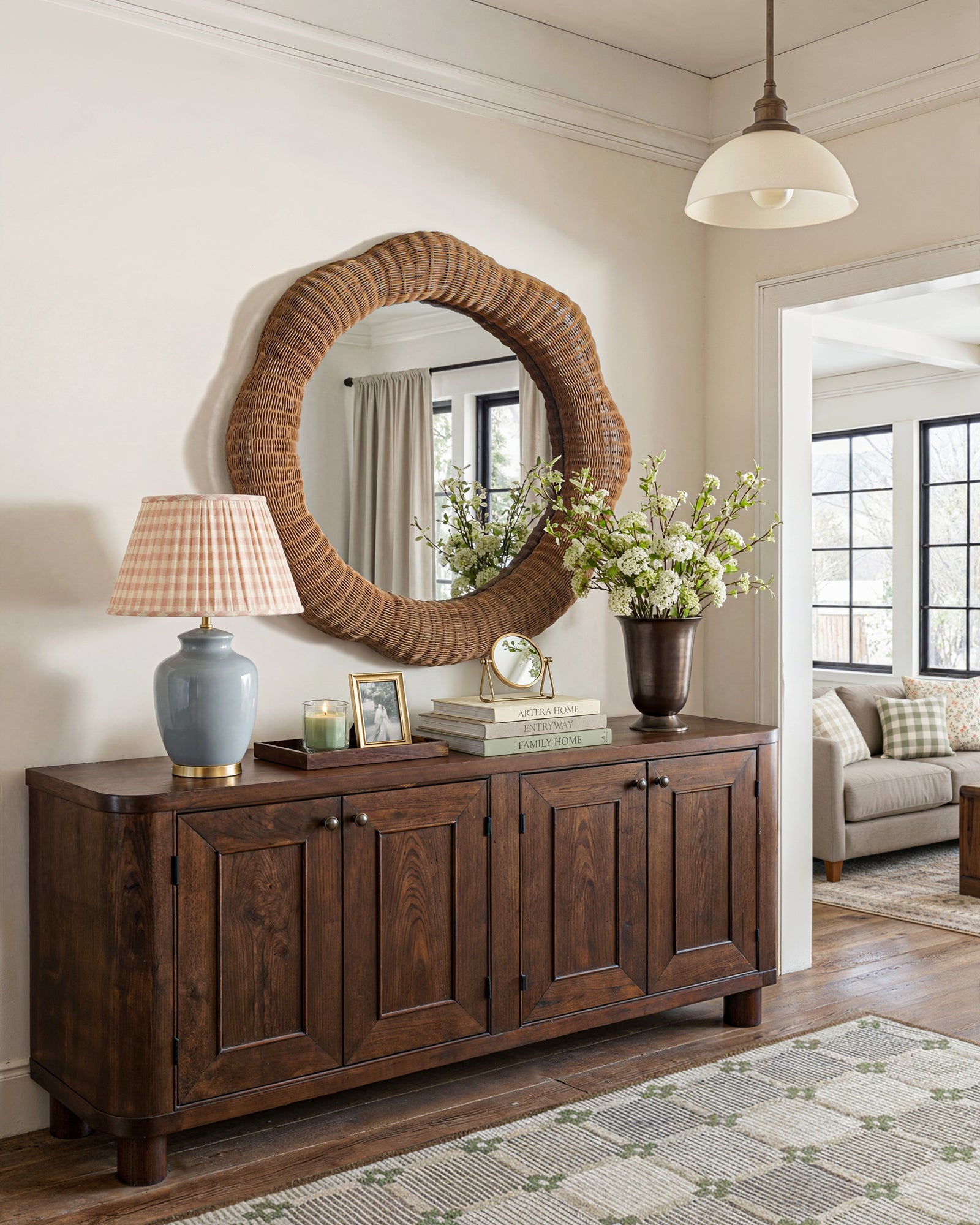 Soft-scallop Round Mirror