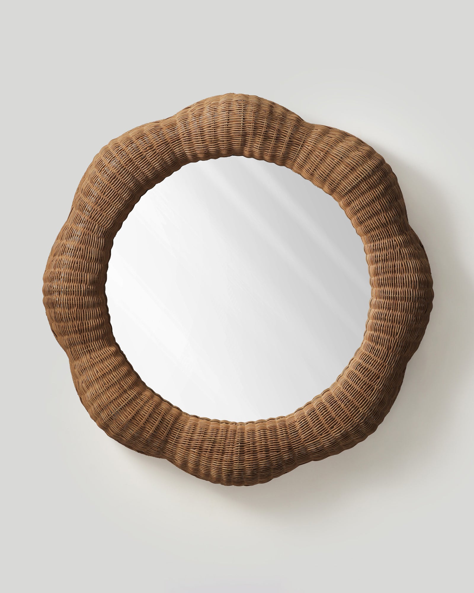 Soft-scallop Round Mirror