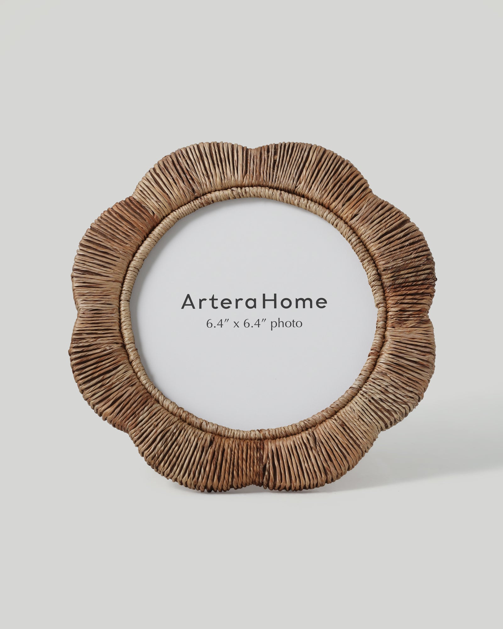 Scalloped Jute Photo Frame