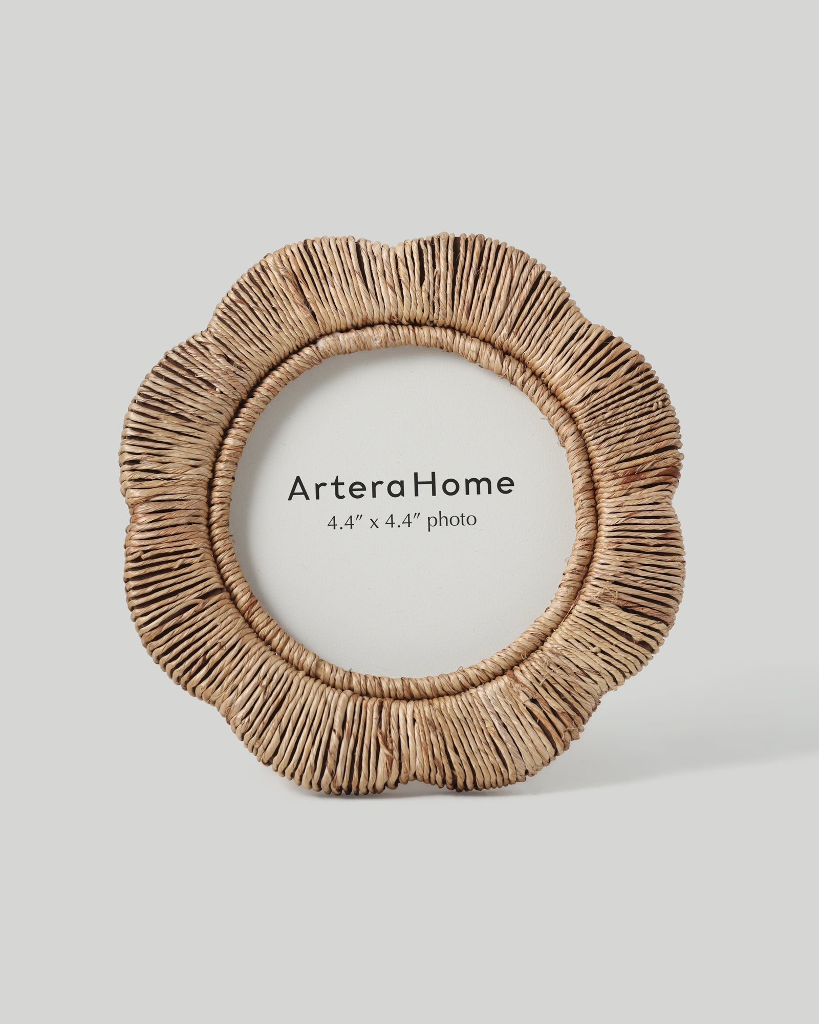 Scalloped Jute Photo Frame