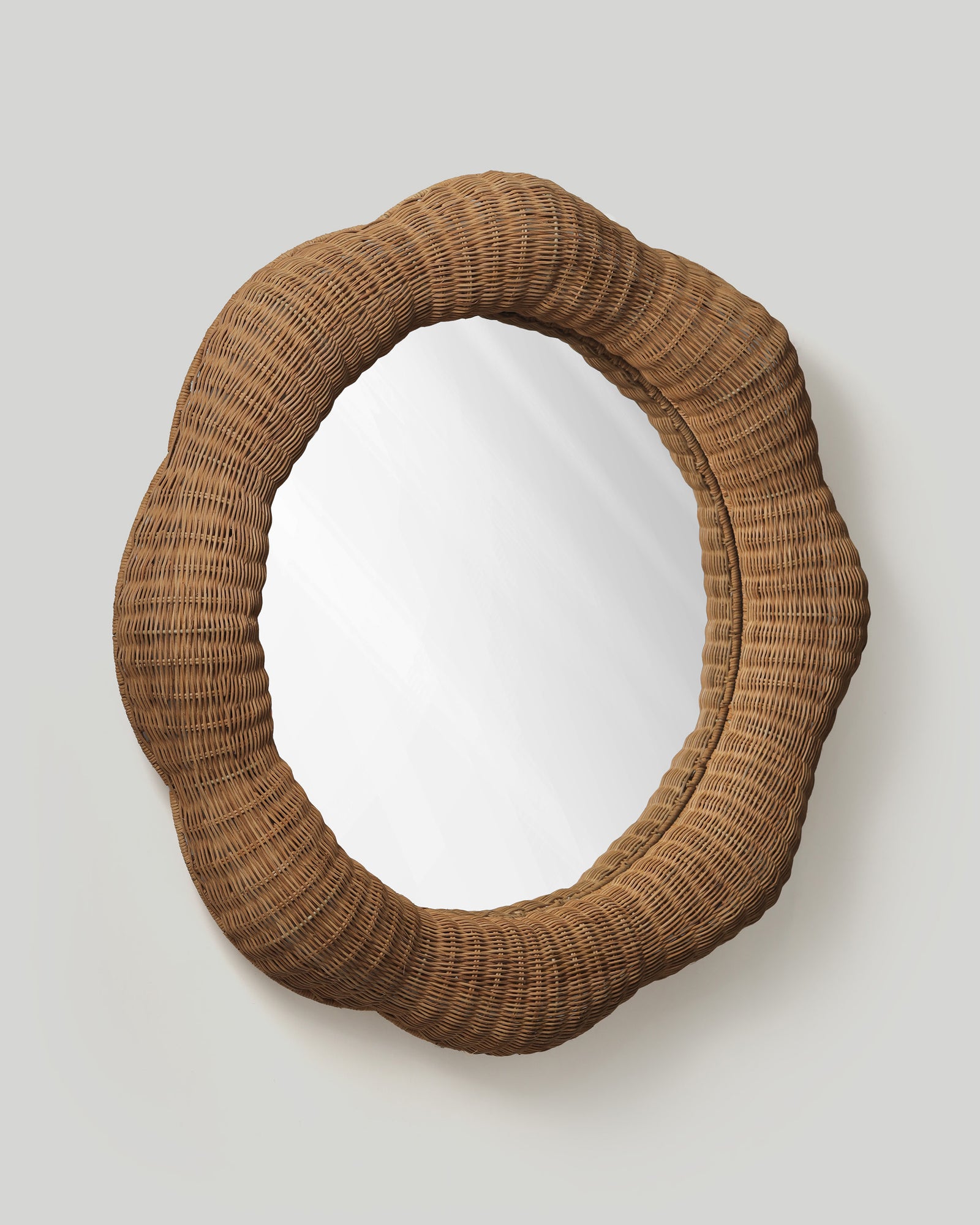 Soft-scallop Round Mirror