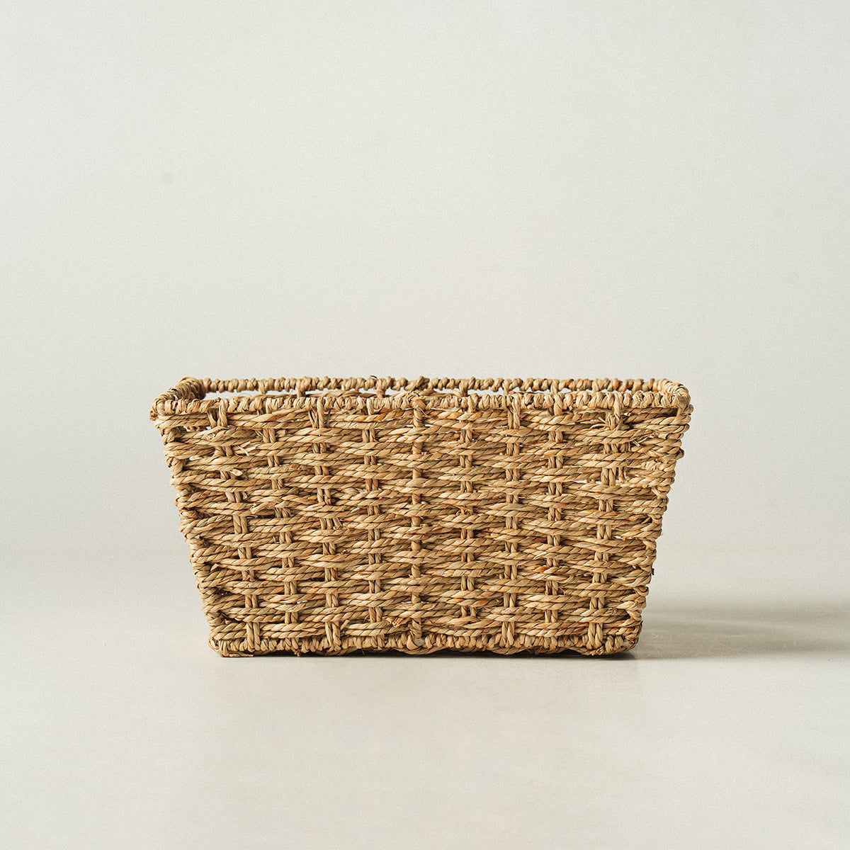 natural-brown-seagrass-wicker-basket